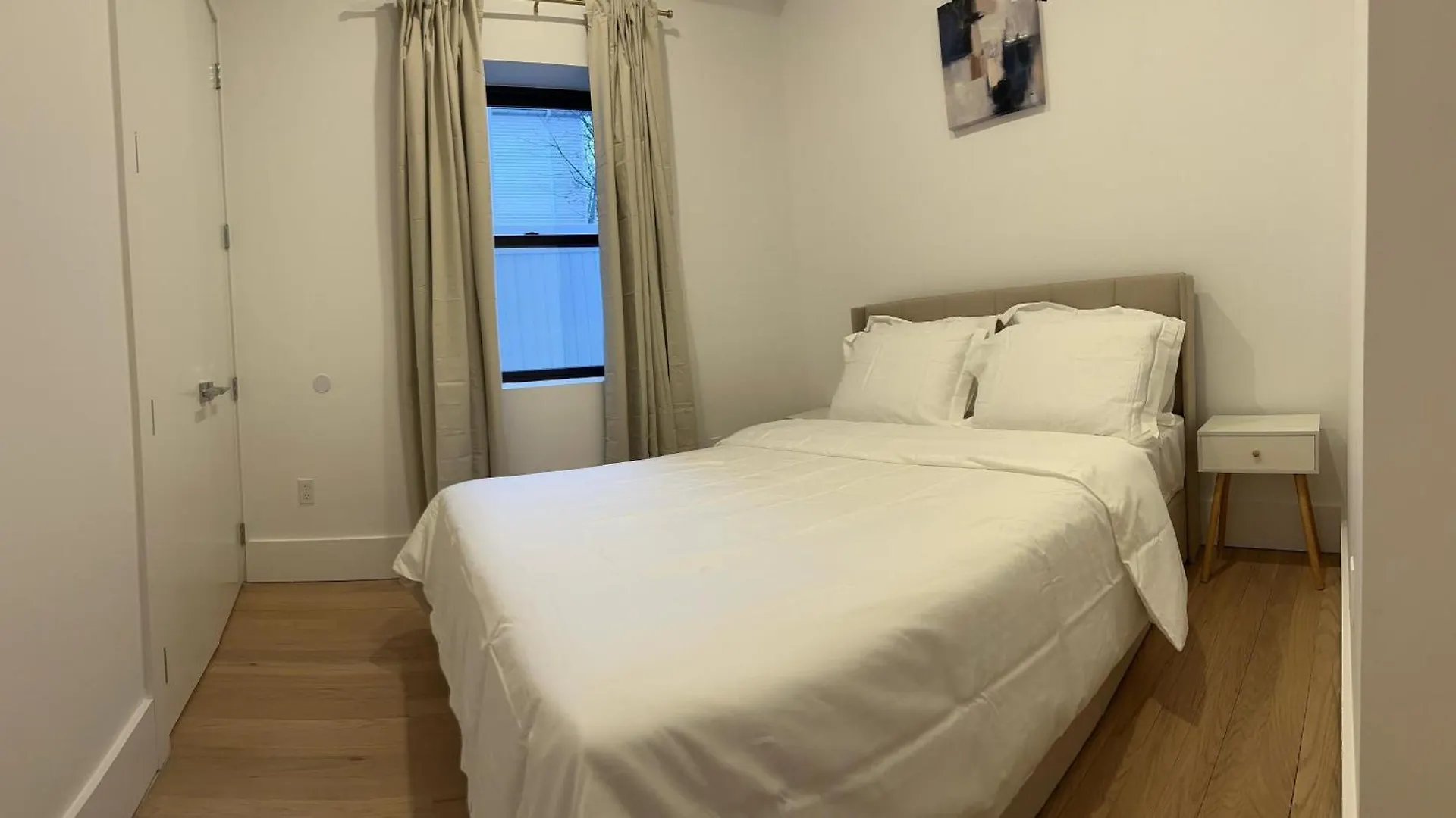 Modern, New 3 Bed, 2 Bath Apt Near Manhattan Jersey City Apartment